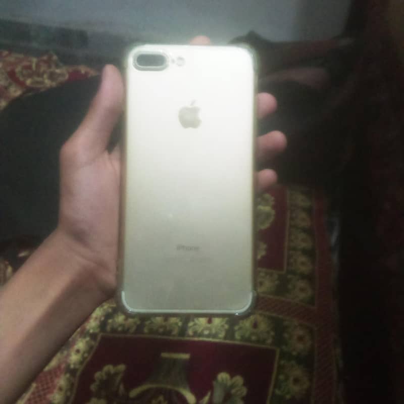 Apple iPhone 7 Plus 1