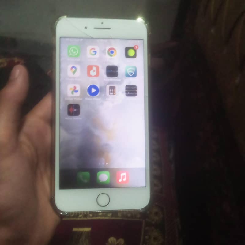 Apple iPhone 7 Plus 3