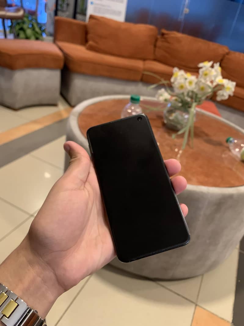 Samsung S10e 1