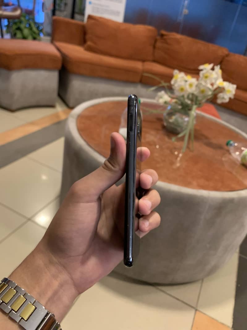 Samsung S10e 4
