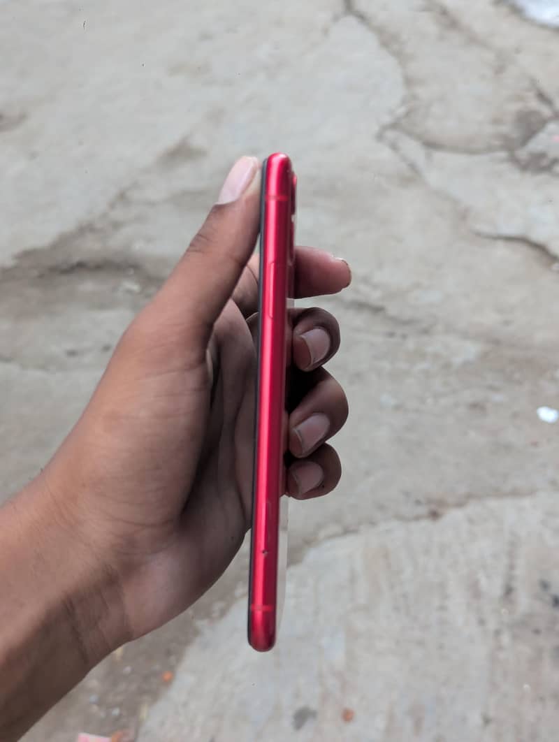Apple iPhone 11 3