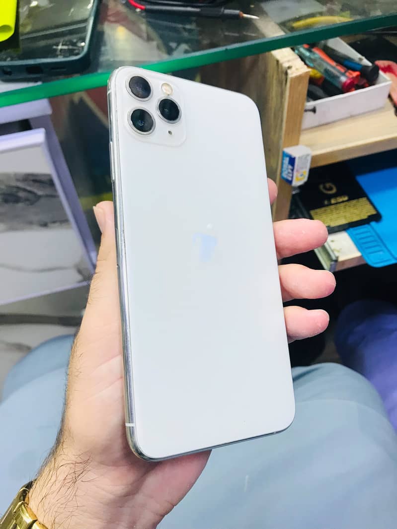 Apple iPhone 11 Pro Max 1