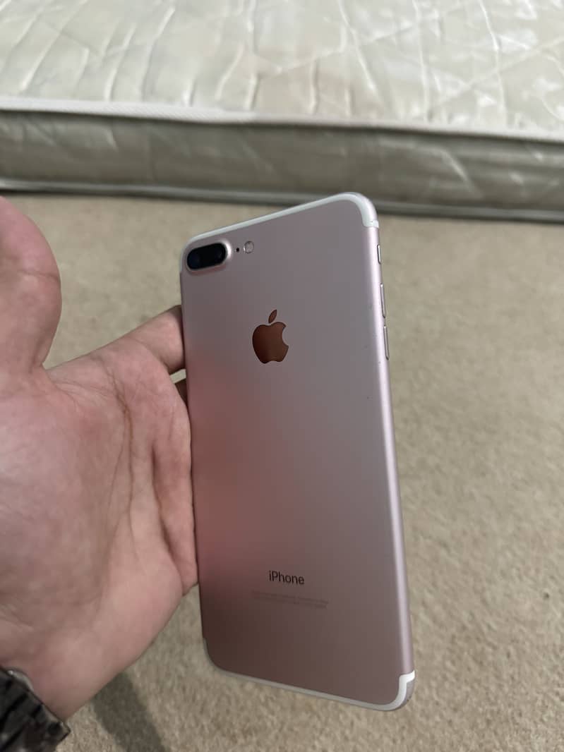 Apple iPhone 7 Plus 0