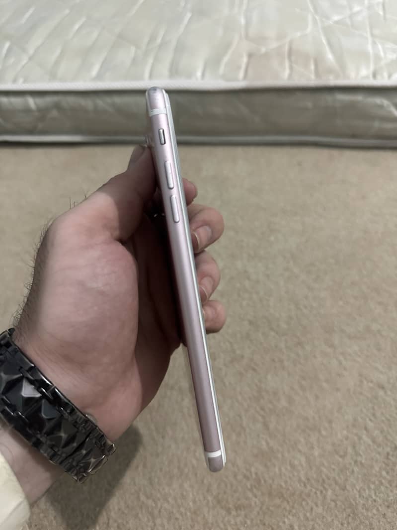 Apple iPhone 7 Plus 2