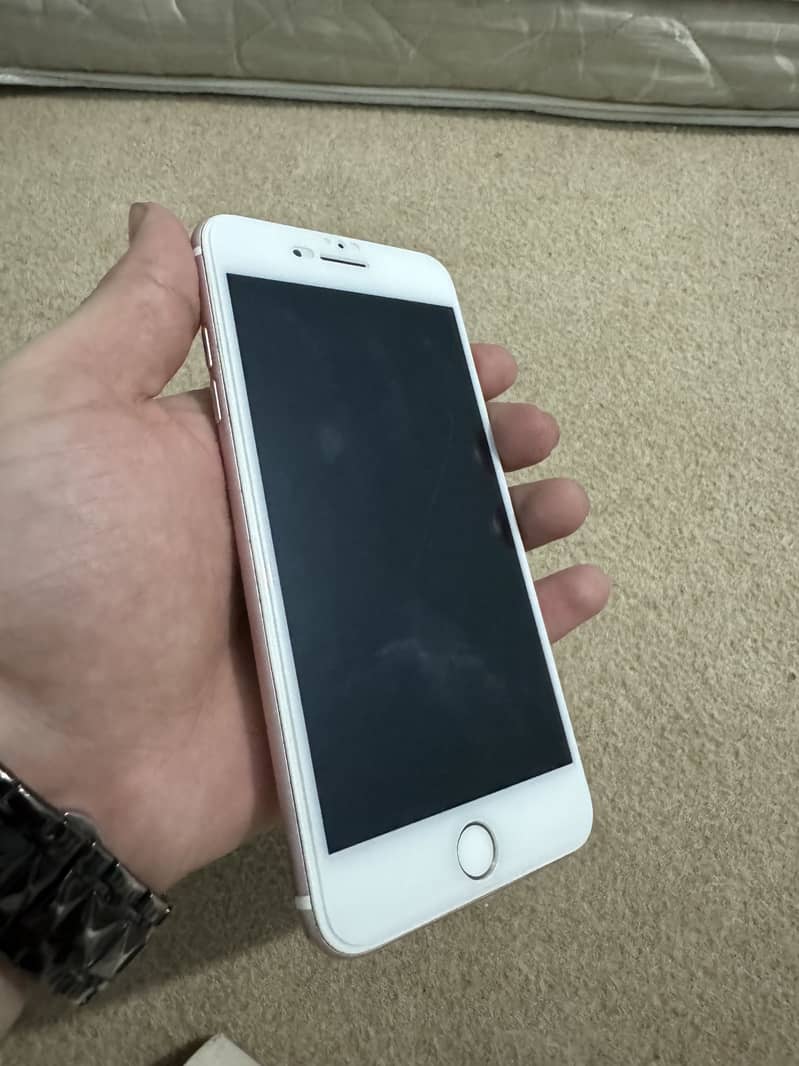 Apple iPhone 7 Plus 3
