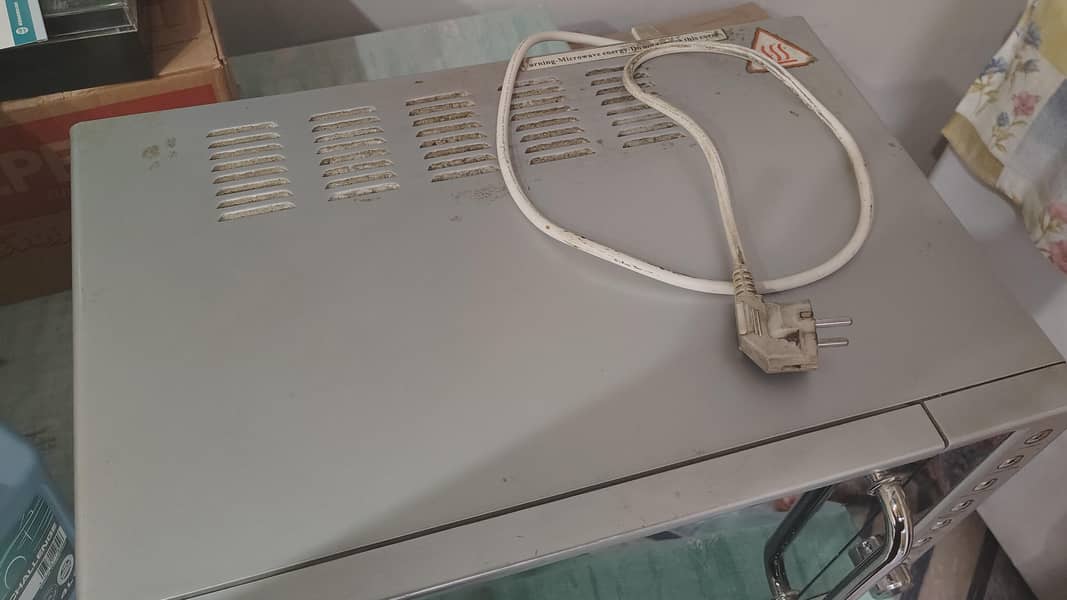 Dawlance Microwave 2