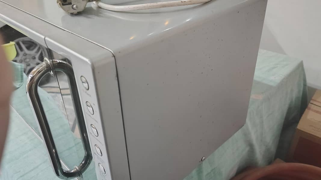 Dawlance Microwave 4