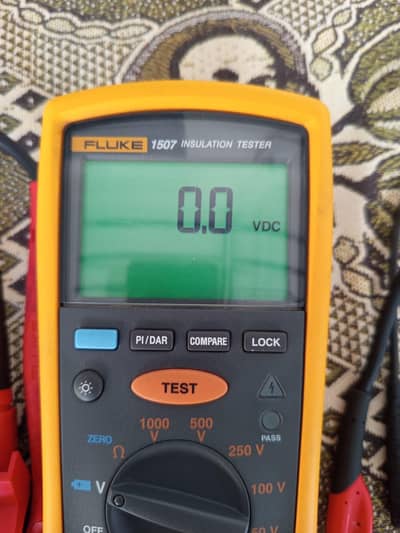 FLUKE 1507 INSULATION TESTER
