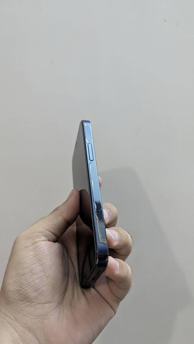 Apple iPhone 12 mini 1