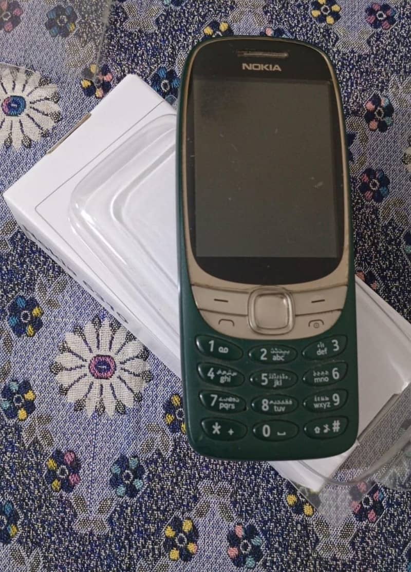 Nokia 6310 0