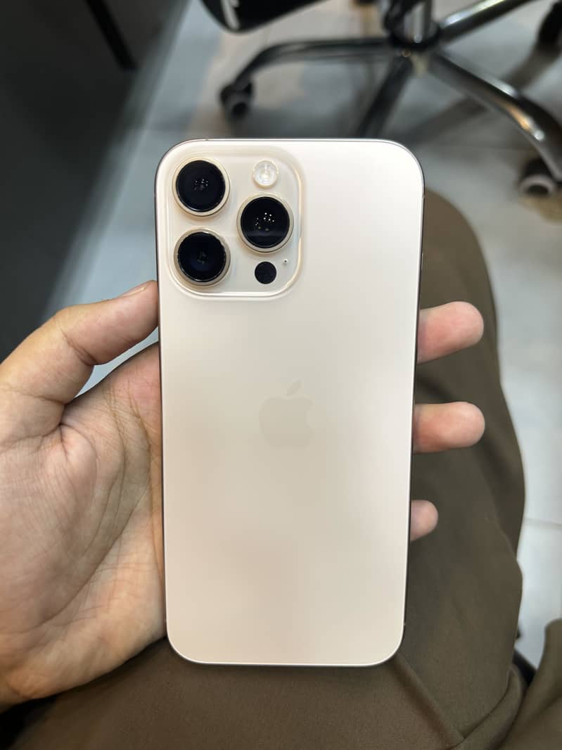 Apple iPhone 16 Pro Max 5