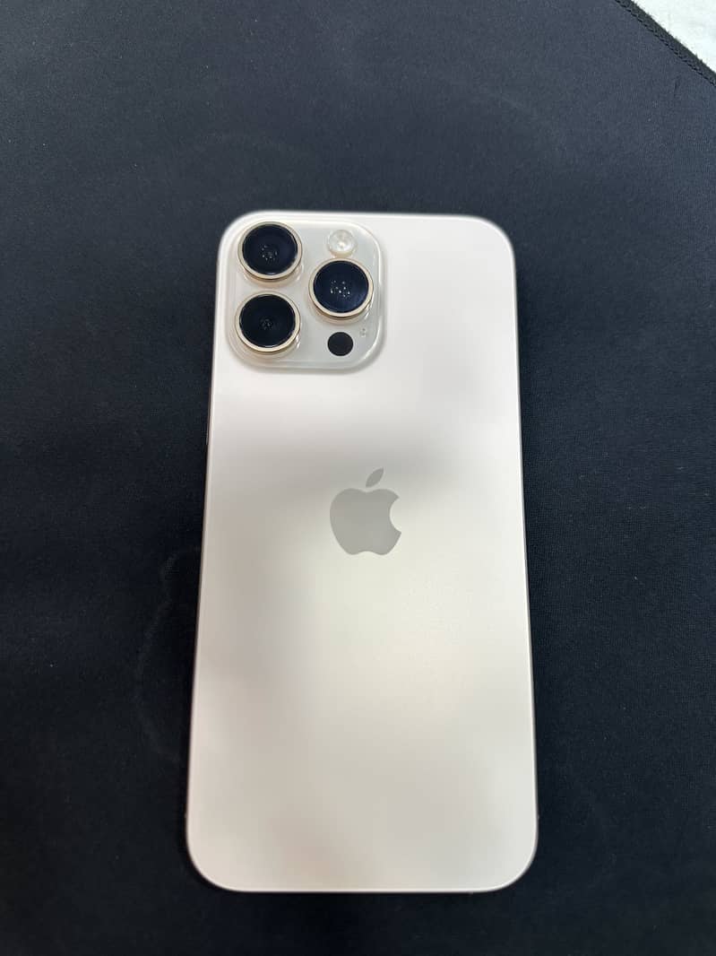 Apple iPhone 16 Pro Max 6