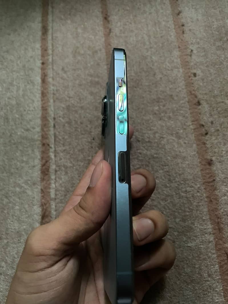 iPhone 13 Pro jv 3
