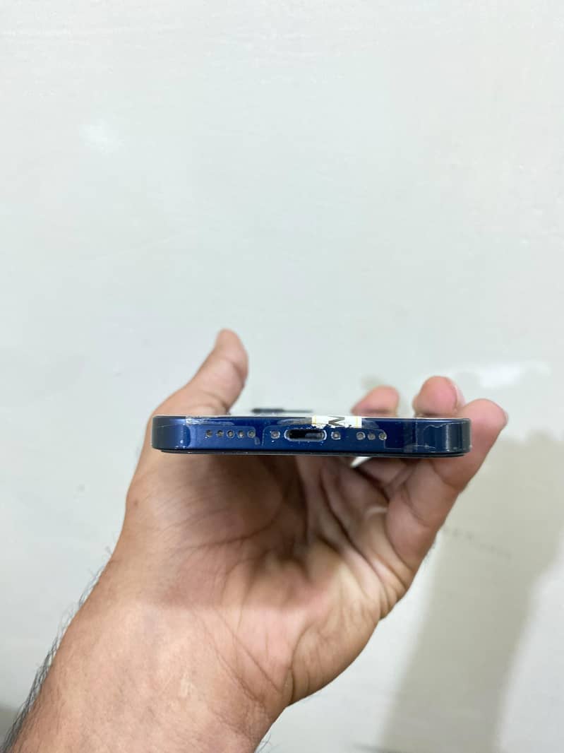 Apple iPhone 12 3