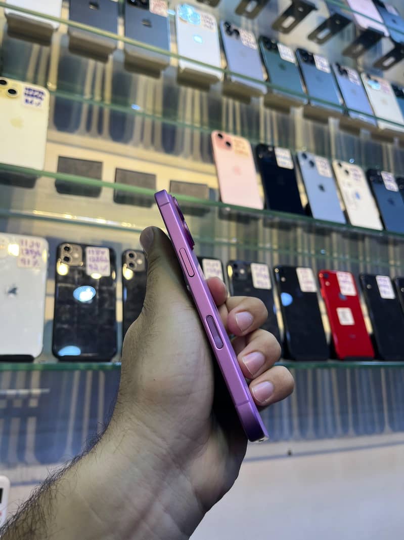 Apple iPhone 16 2
