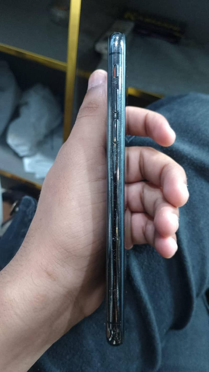 Apple iPhone X 3