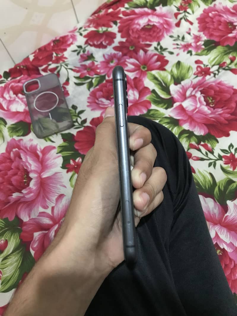 Apple iPhone 11 2
