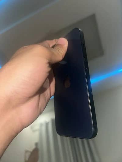 Apple iPhone 14