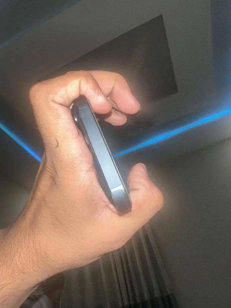 Apple iPhone 14 4