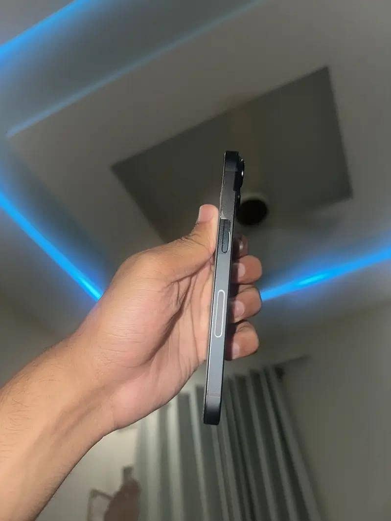 Apple iPhone 14 5