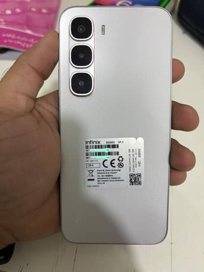 INFINIX HOT 60 PRO FOR SALE.