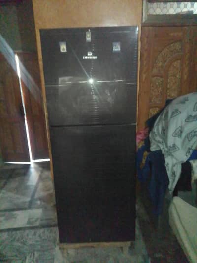 1 Lac 30 hazr wla fridge 50 hazr me