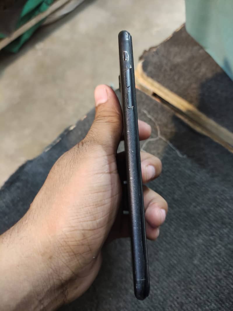 Apple iPhone 7 Plus 1