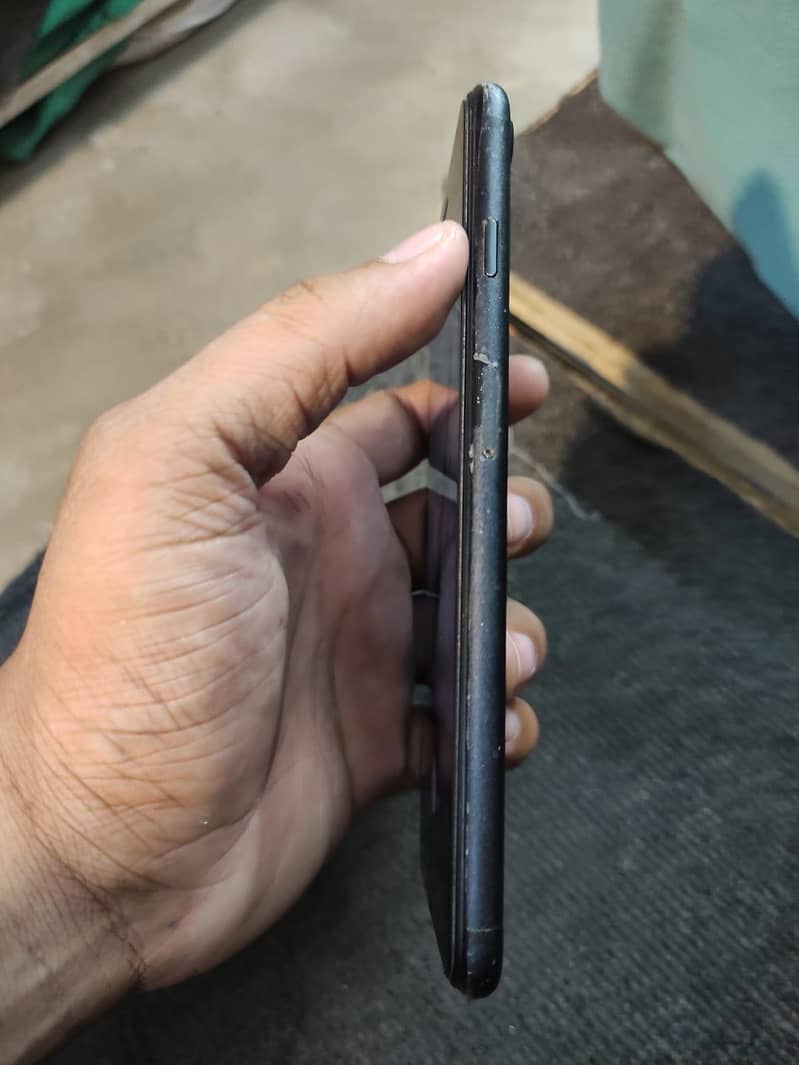 Apple iPhone 7 Plus 3