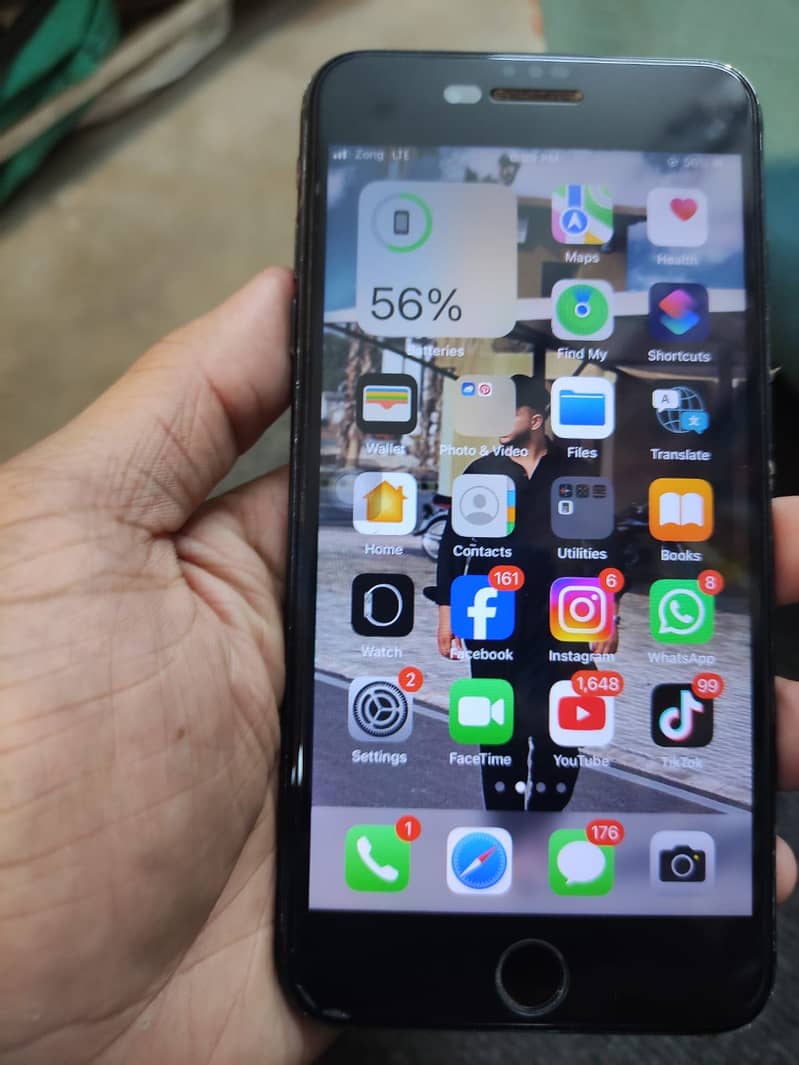 Apple iPhone 7 Plus 0
