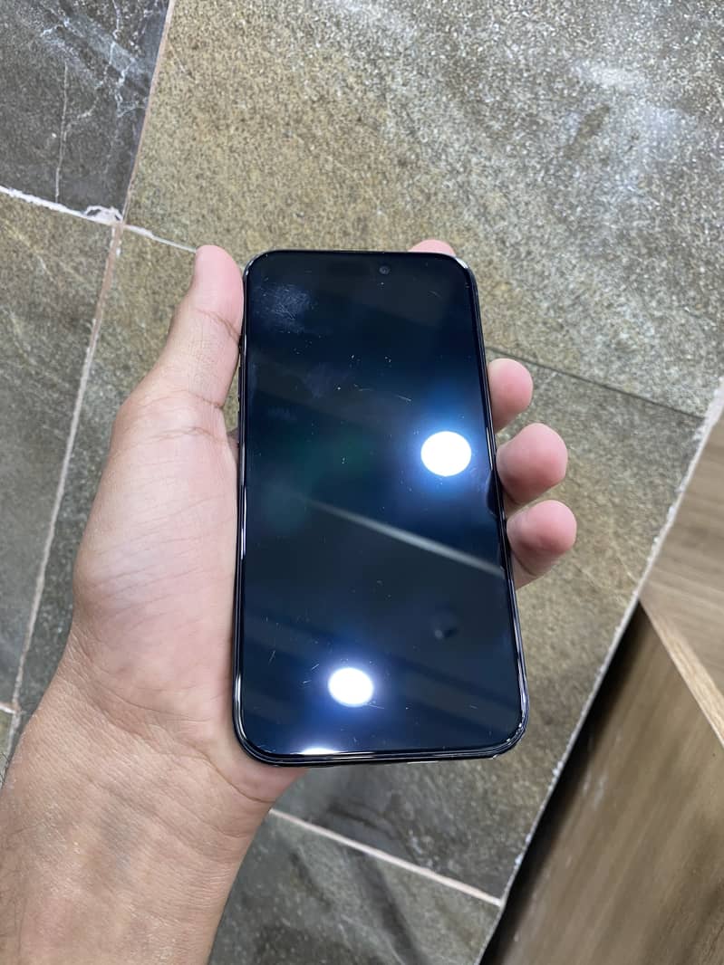 Apple iPhone 15 Pro 3