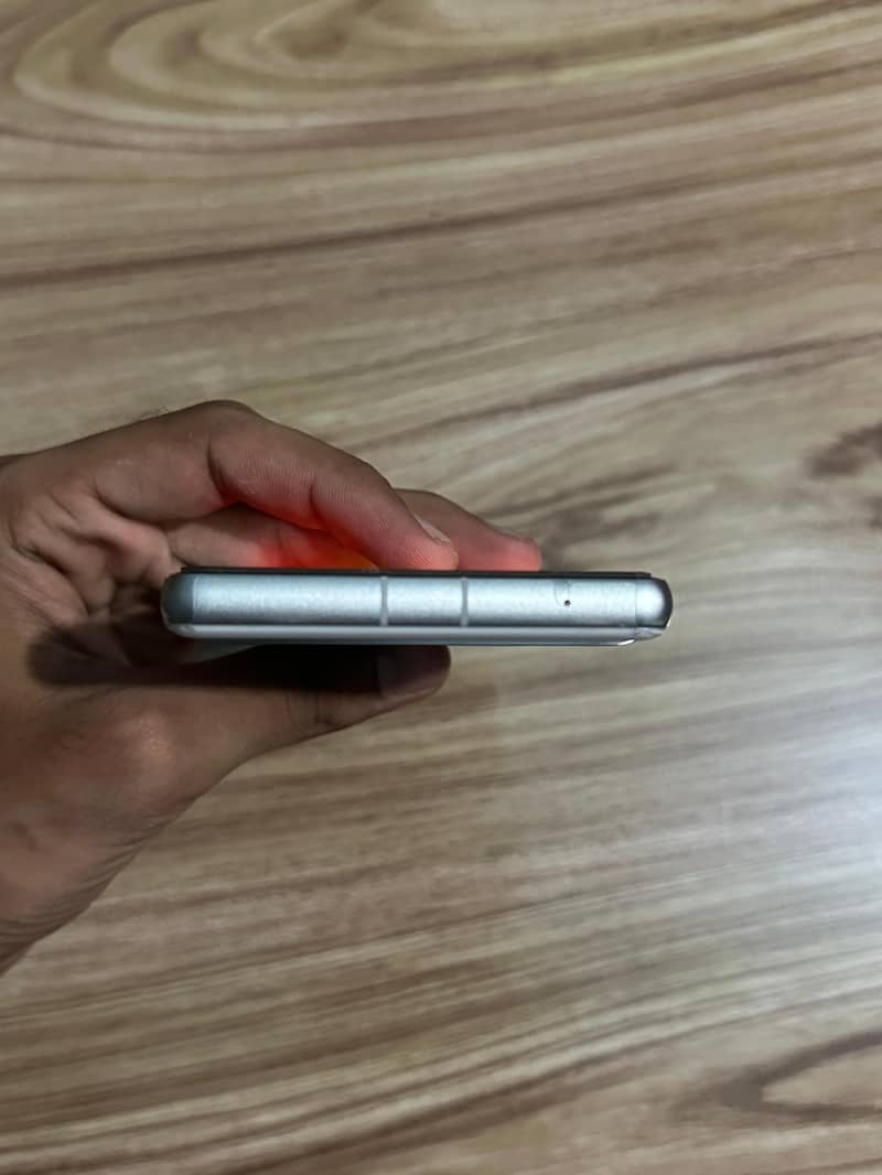 Google Pixel 7a 3