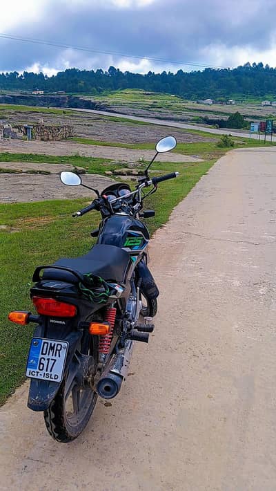 CB 125F with 40km fuel average