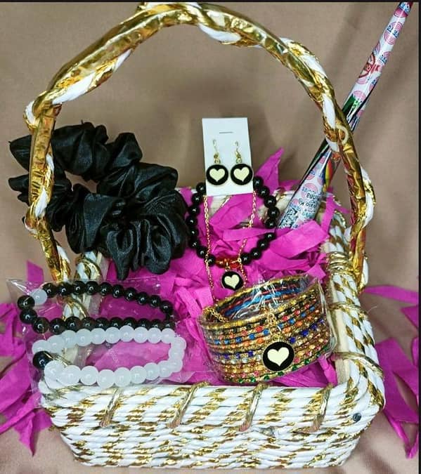 Women Gift Basket for Girls: Mini Gift Basket for Little Ones