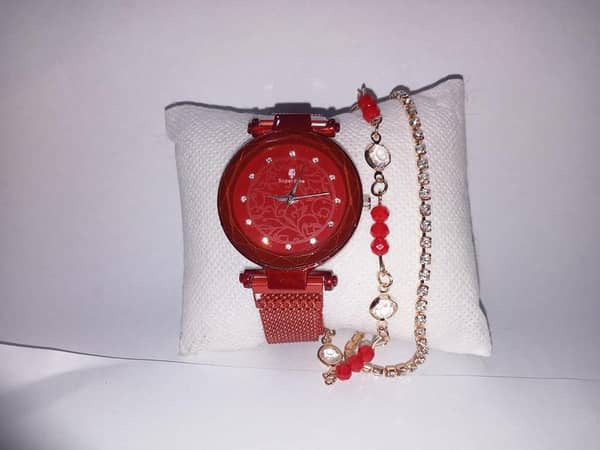 2-Piece Watch Set: Red Round Magnetic Strap Wristwatches with Rhinestones for Women (Jewelry Gift Set)
