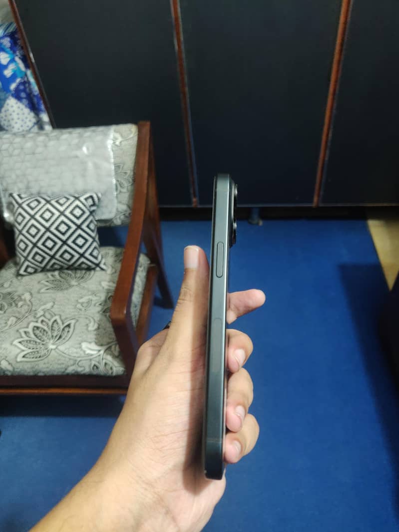 iPhone 15 128GB JV 3