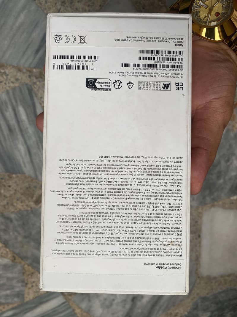 Apple iPhone 15 Pro Max 9