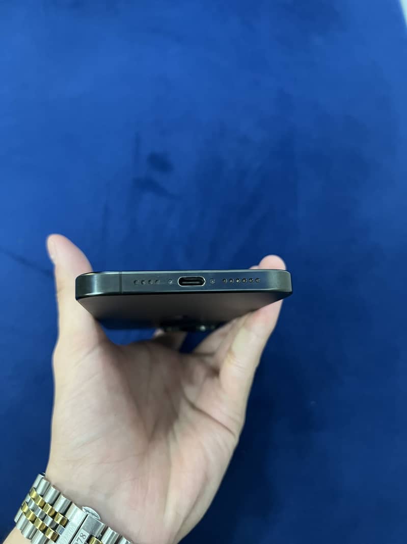 Apple iPhone 15 Pro Max 1