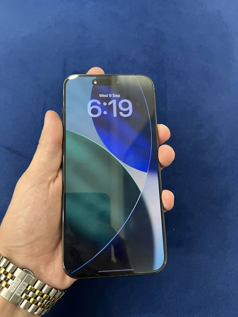 Apple iPhone 15 Pro Max 2