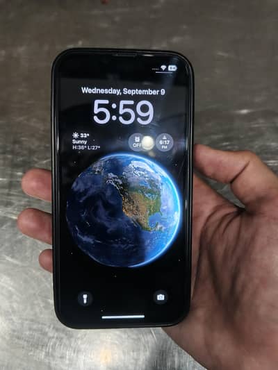 Apple iPhone 13