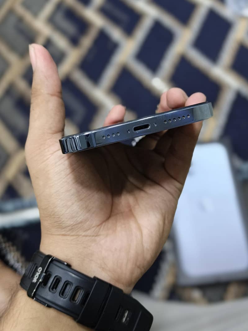 Apple iPhone 13 Pro Max 3