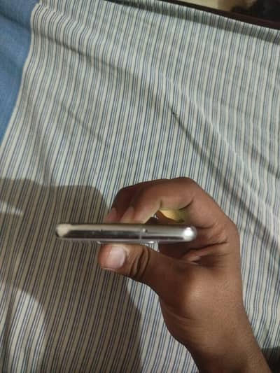 Samsung Mobile S10e