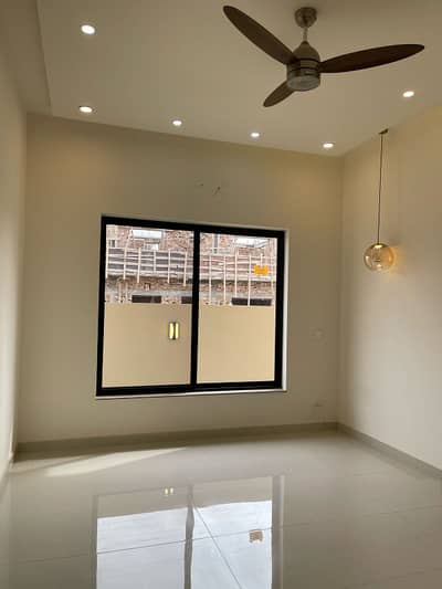 10 MARLA UPPER PORTION FOR RENT TOPCITY