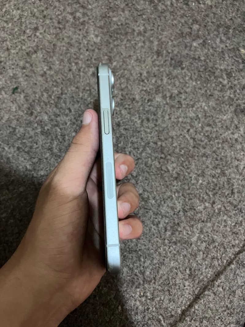 Apple iPhone 15 2