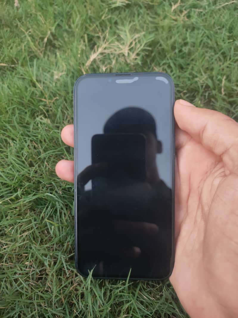 Apple iPhone 13 4