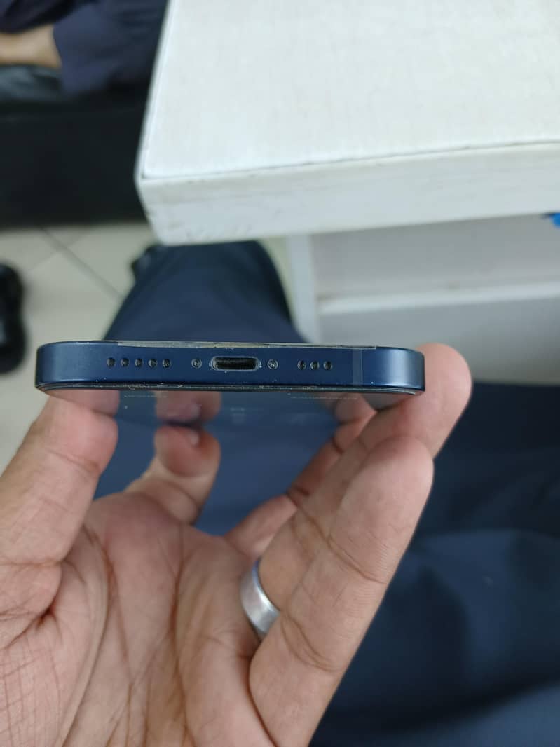 Apple iPhone 12 1