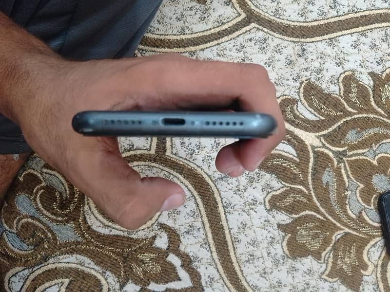 Apple iPhone 11 5