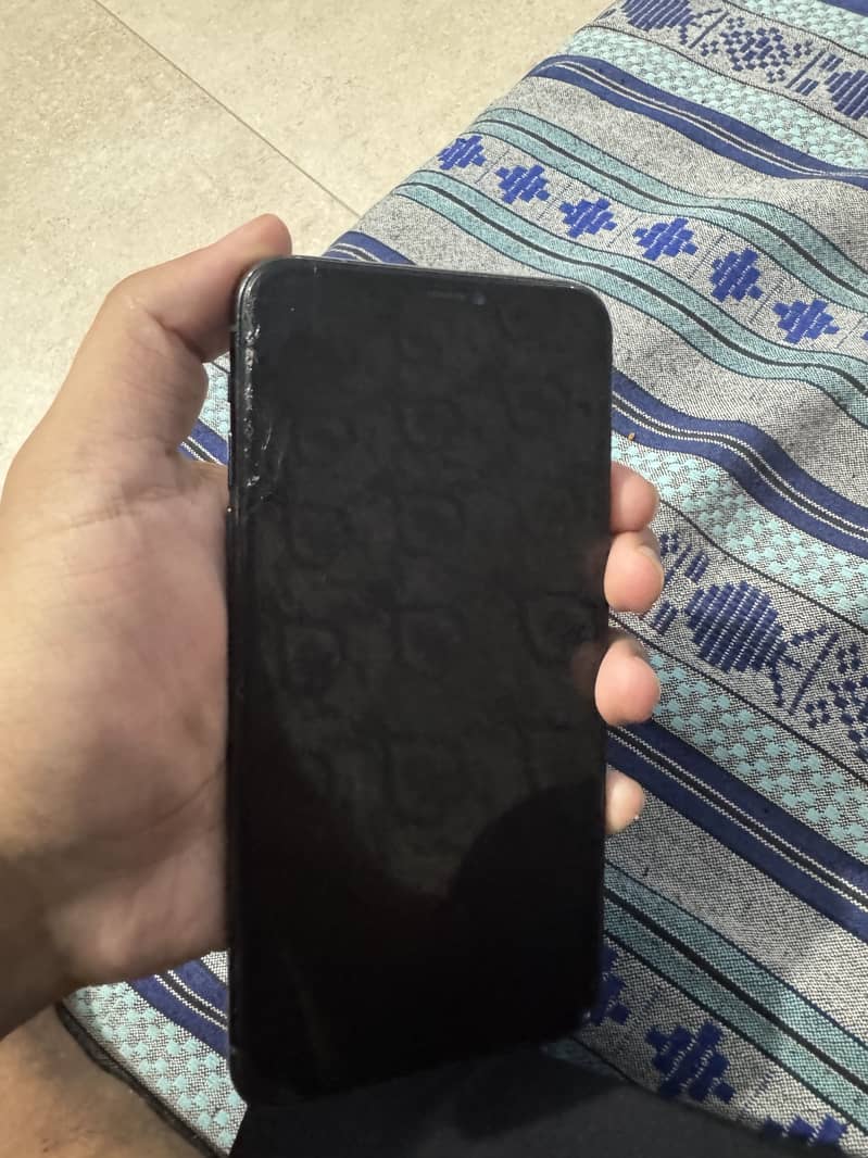 Apple iPhone 11 Pro Max 1