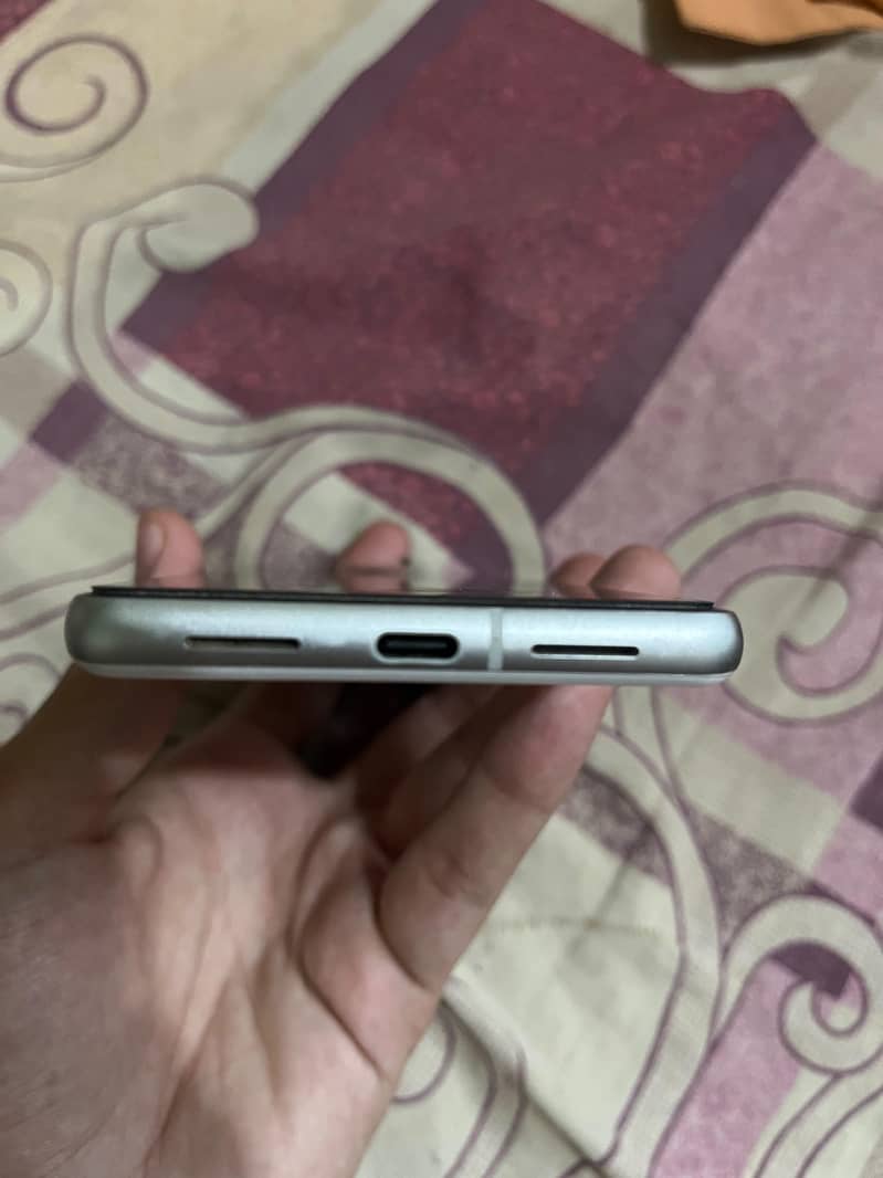 Google Pixel 7 3