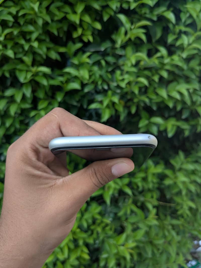 Apple iPhone 11 1