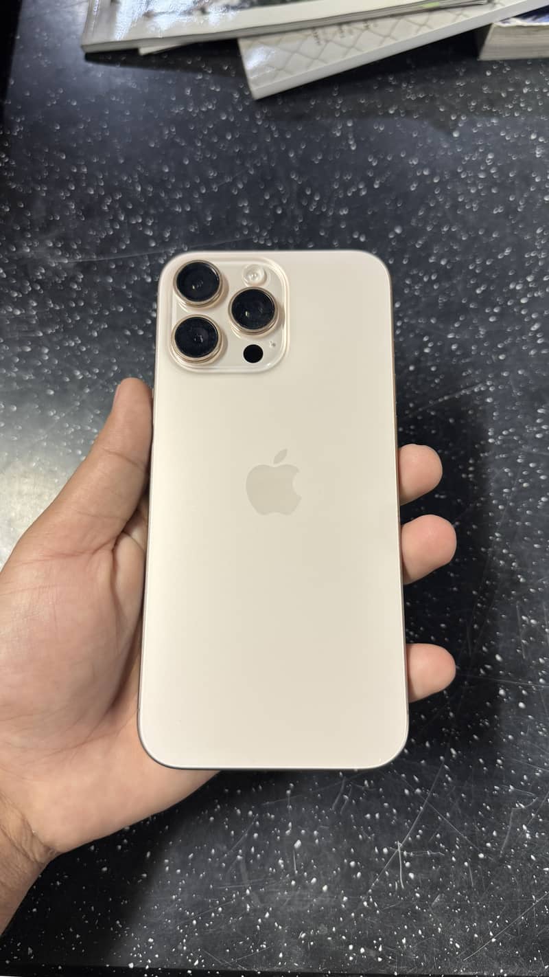 Apple iPhone 16 Pro Max 0
